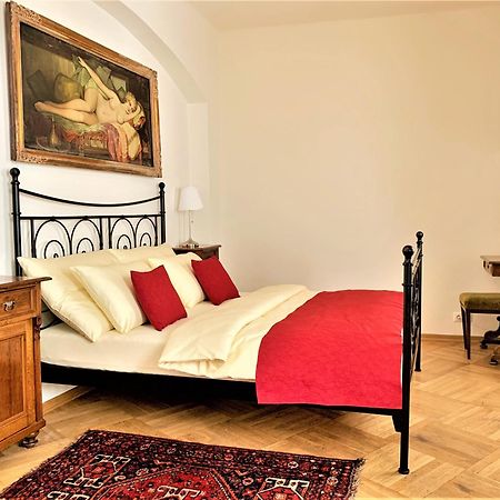 Small Luxury Palace Residence Prague Exterior photo