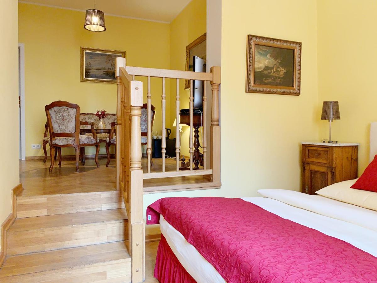 Small Luxury Palace Residence Prague Exterior photo