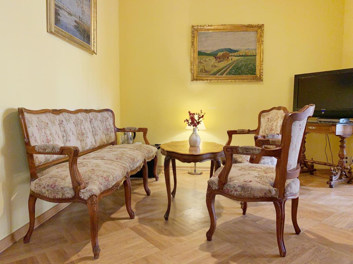 Small Luxury Palace Residence Prague Exterior photo