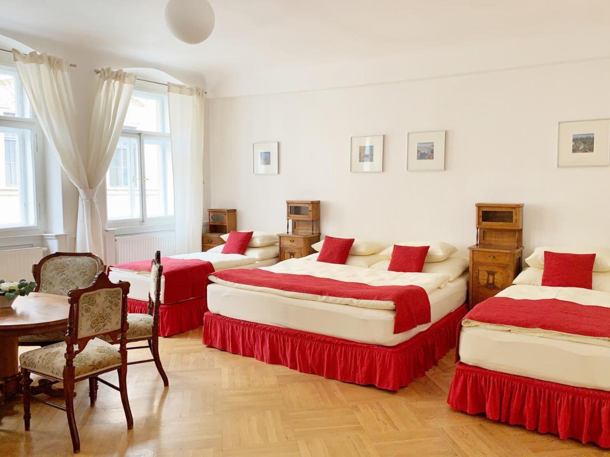 Small Luxury Palace Residence Prague Exterior photo