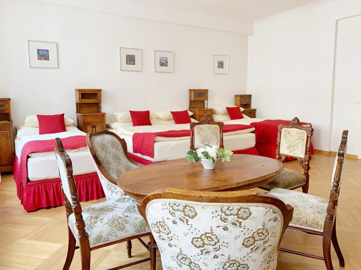 Small Luxury Palace Residence Prague Exterior photo