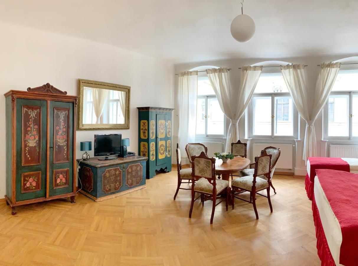 Small Luxury Palace Residence Prague Exterior photo