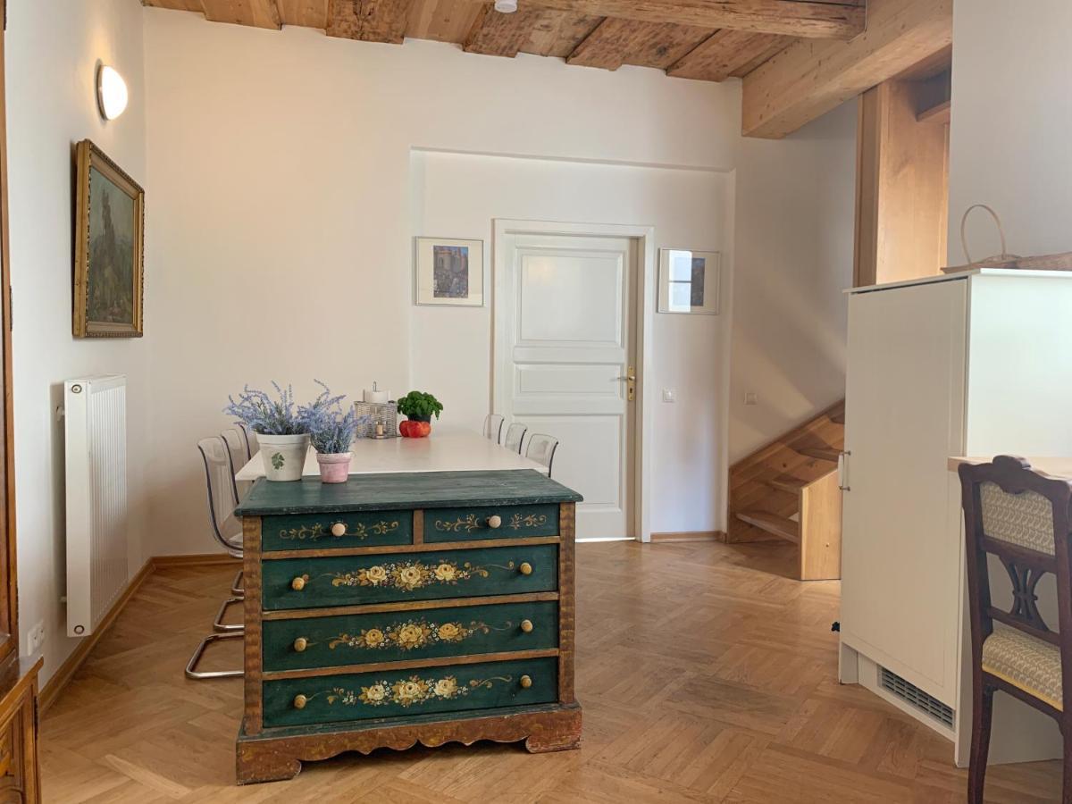 Small Luxury Palace Residence Prague Exterior photo