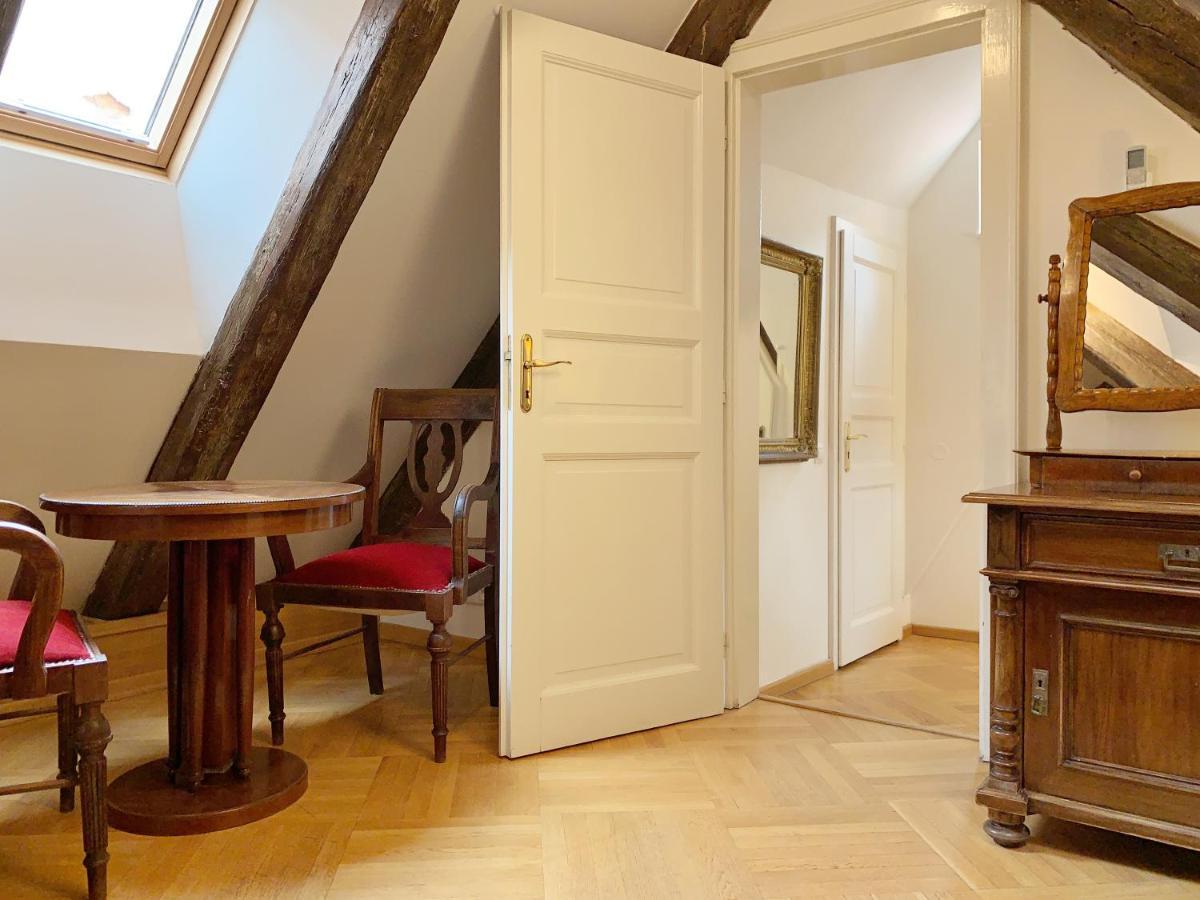 Small Luxury Palace Residence Prague Exterior photo