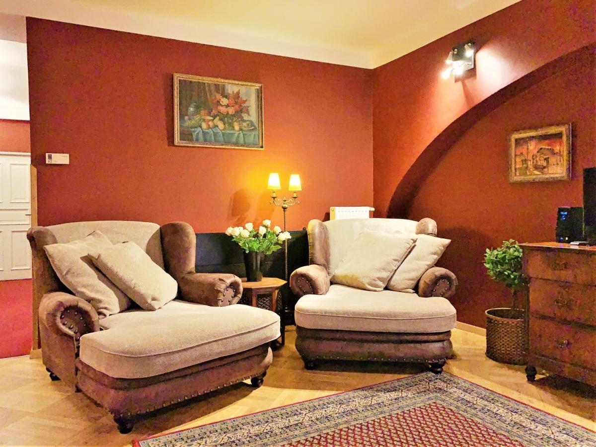 Small Luxury Palace Residence Prague Exterior photo