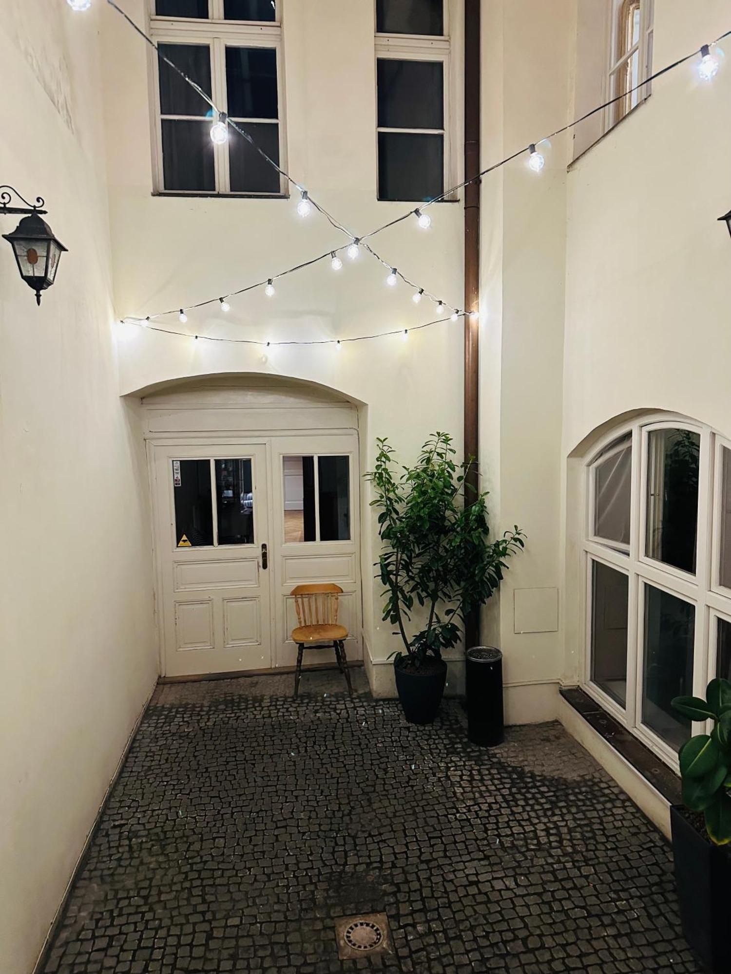 Small Luxury Palace Residence Prague Exterior photo
